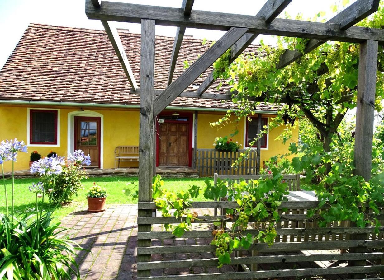 Landlust-Ferienhaus Am Rosenhof Hartberg Luaran gambar
