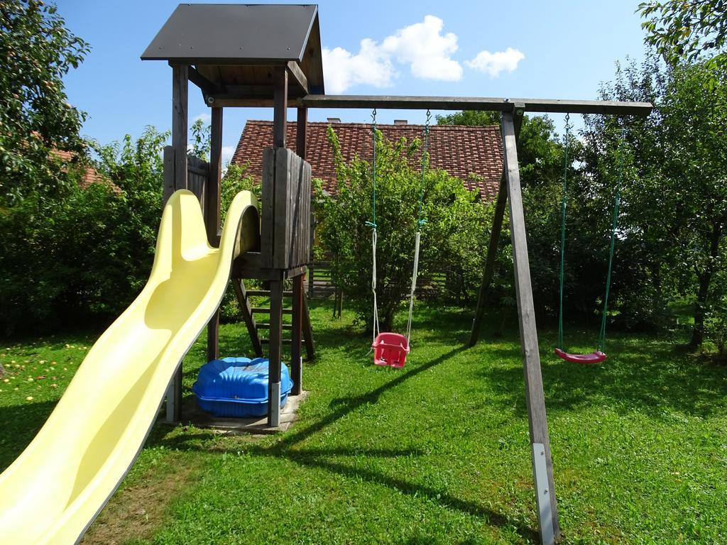 Landlust-Ferienhaus Am Rosenhof Hartberg Luaran gambar